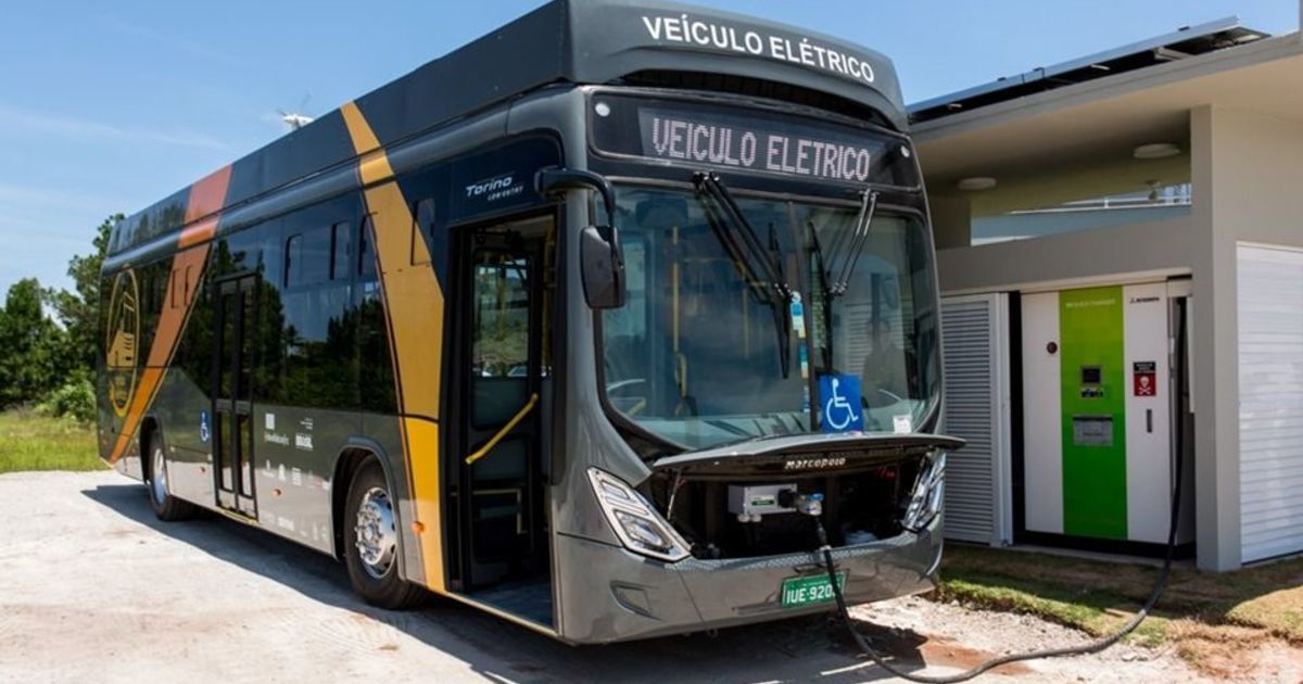Ônibus energia solar - Elysia sistema fotovoltaico eletroposto Porto Alegre